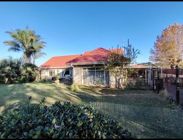 4 BEDROOM HOUSE FOR SALE IN PARKDENE